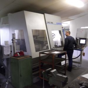 CNC-Universal-Fräsmaschine Mit Wechsler